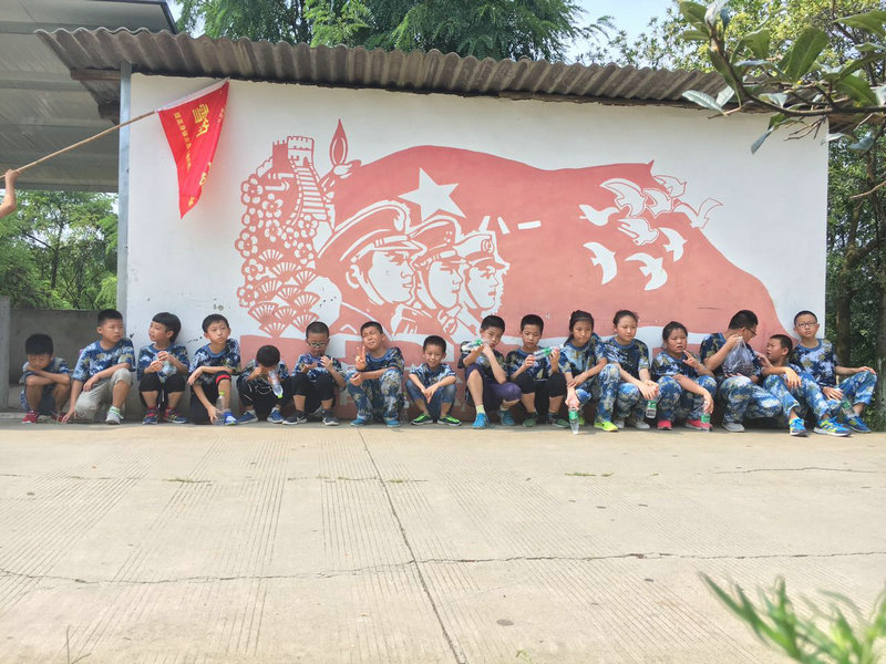 成都军训夏令营提醒家长：孩子犯错，别只会批评